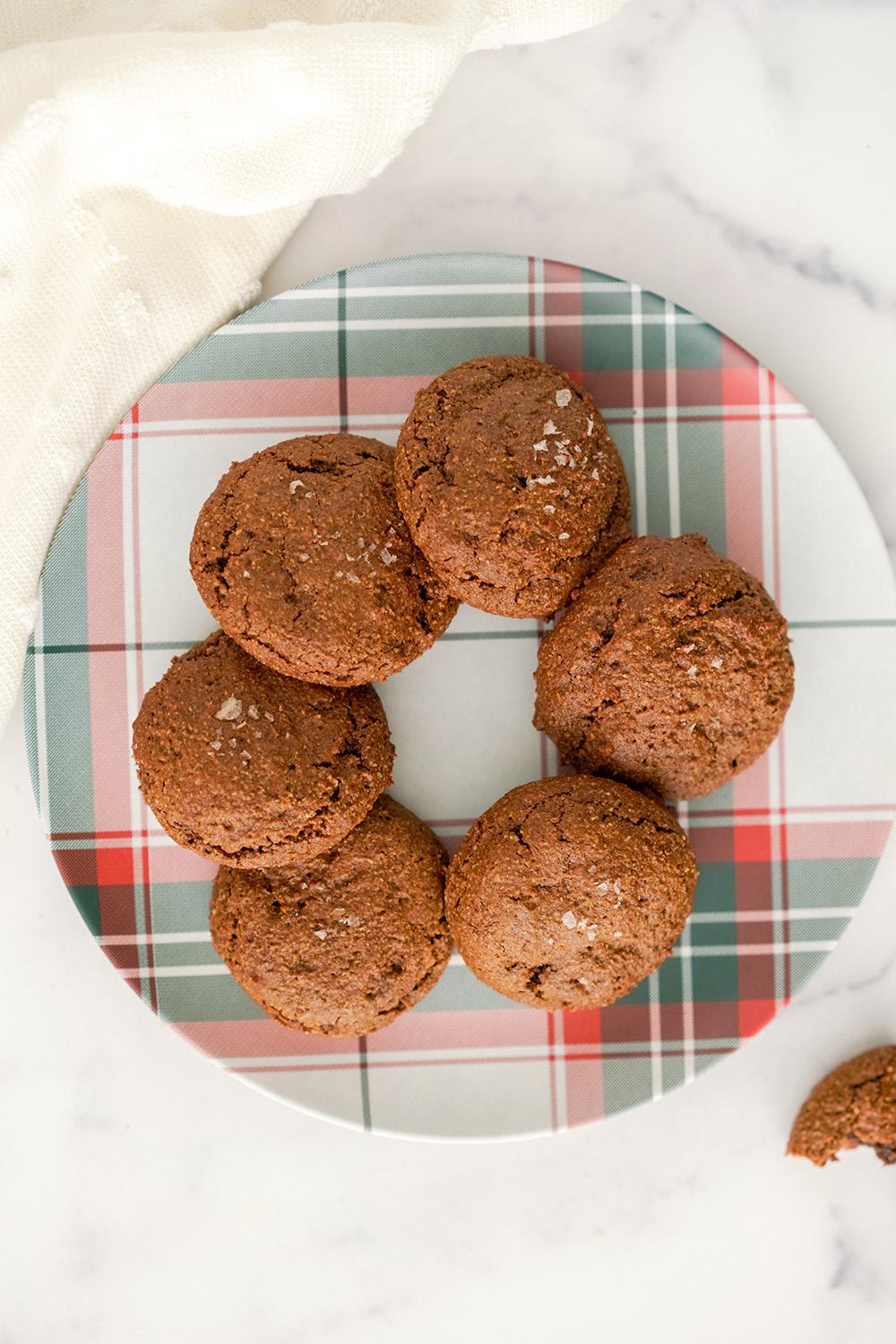 calories in a molasses cookie