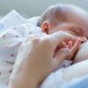 Breastfeeding in the first month: What to expect