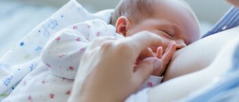 Breastfeeding in the first month: What to expect