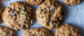 Whole wheat chocolate oat cookies