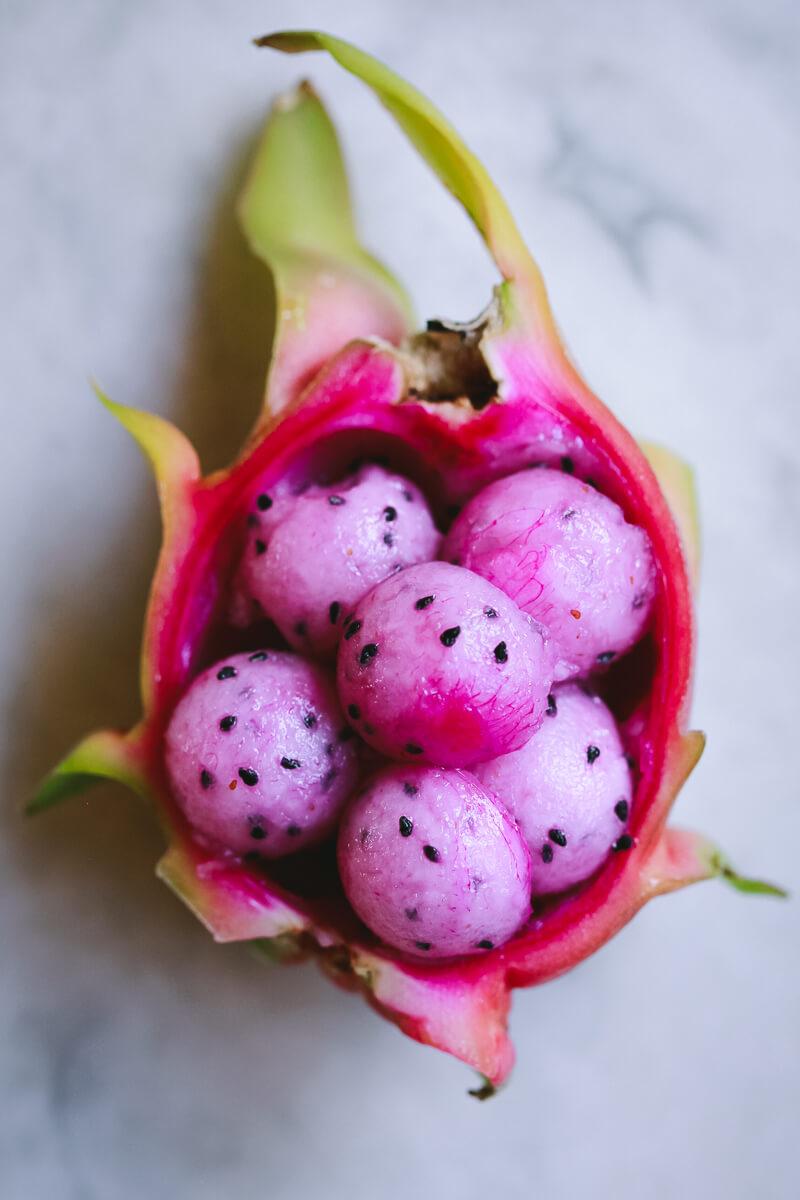 difference between passion fruit and dragon fruit