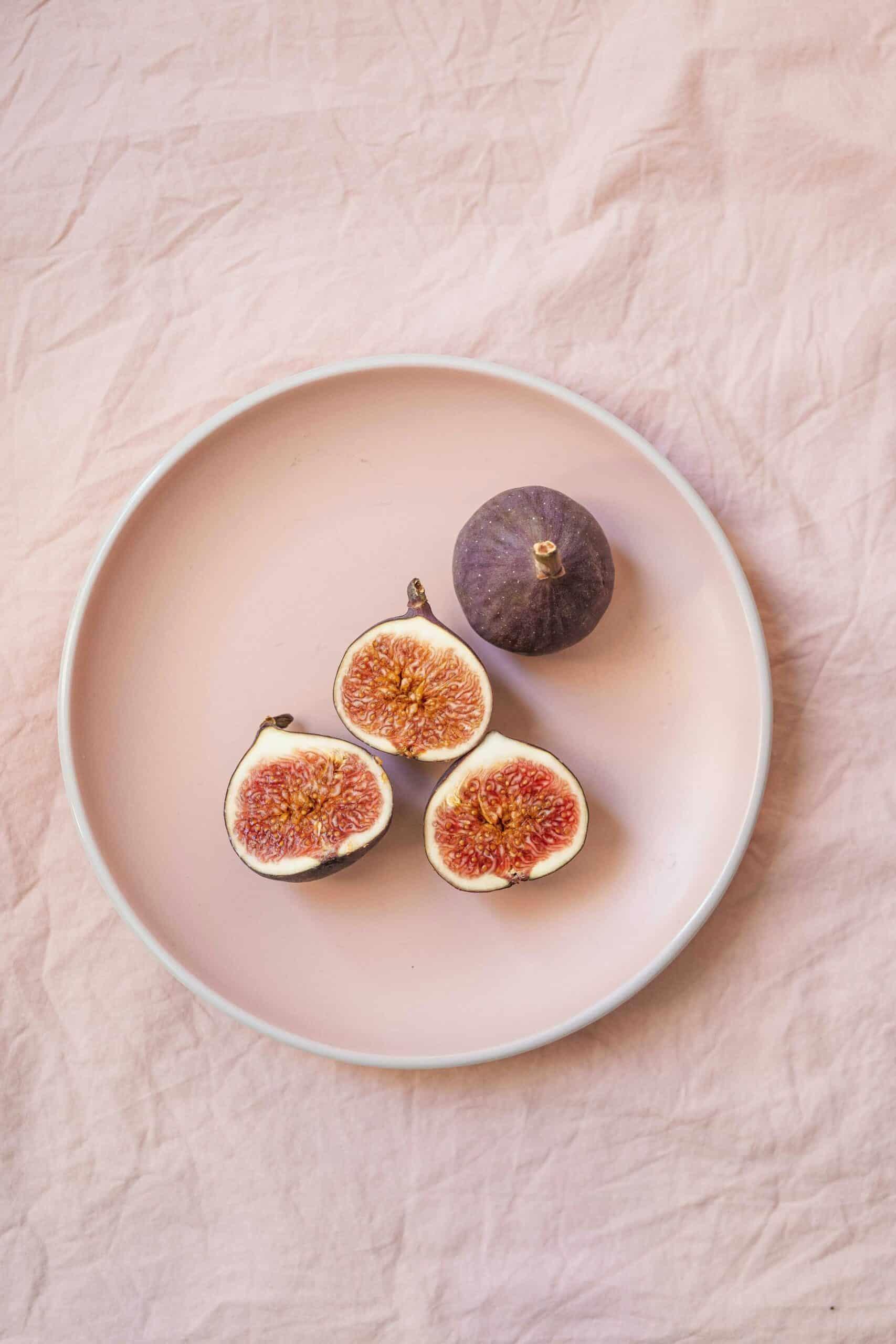 do dates and figs taste the same