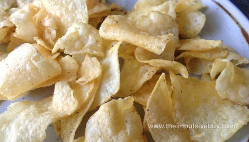 Lay’s Do Us a Flavor Finalist Cheesy Garlic Bread Potato Chips Closeup