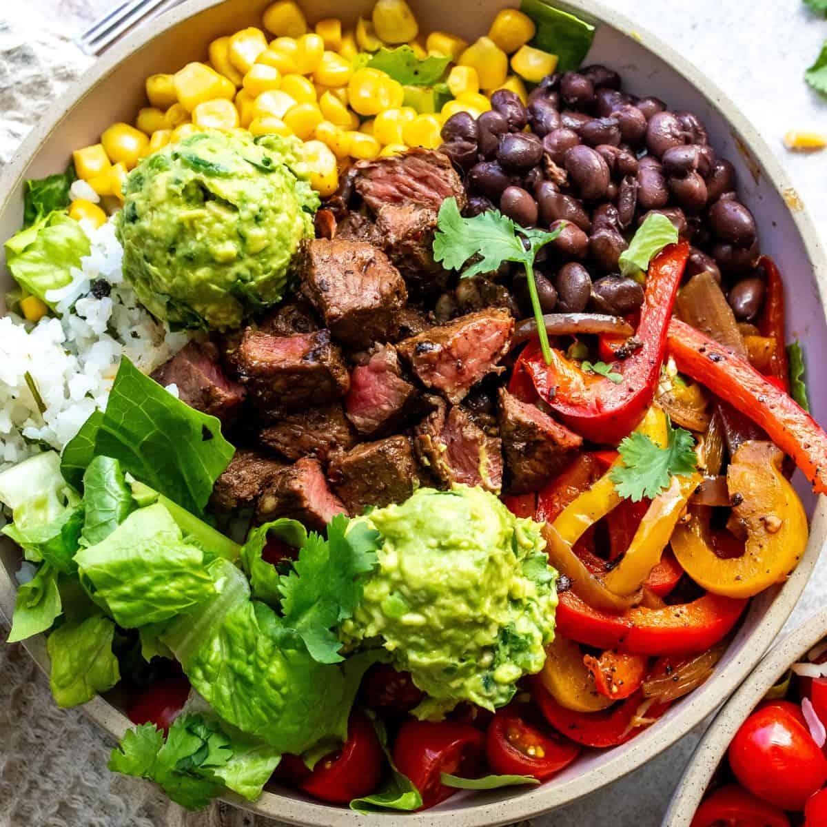 protein in chipotle steak bowl