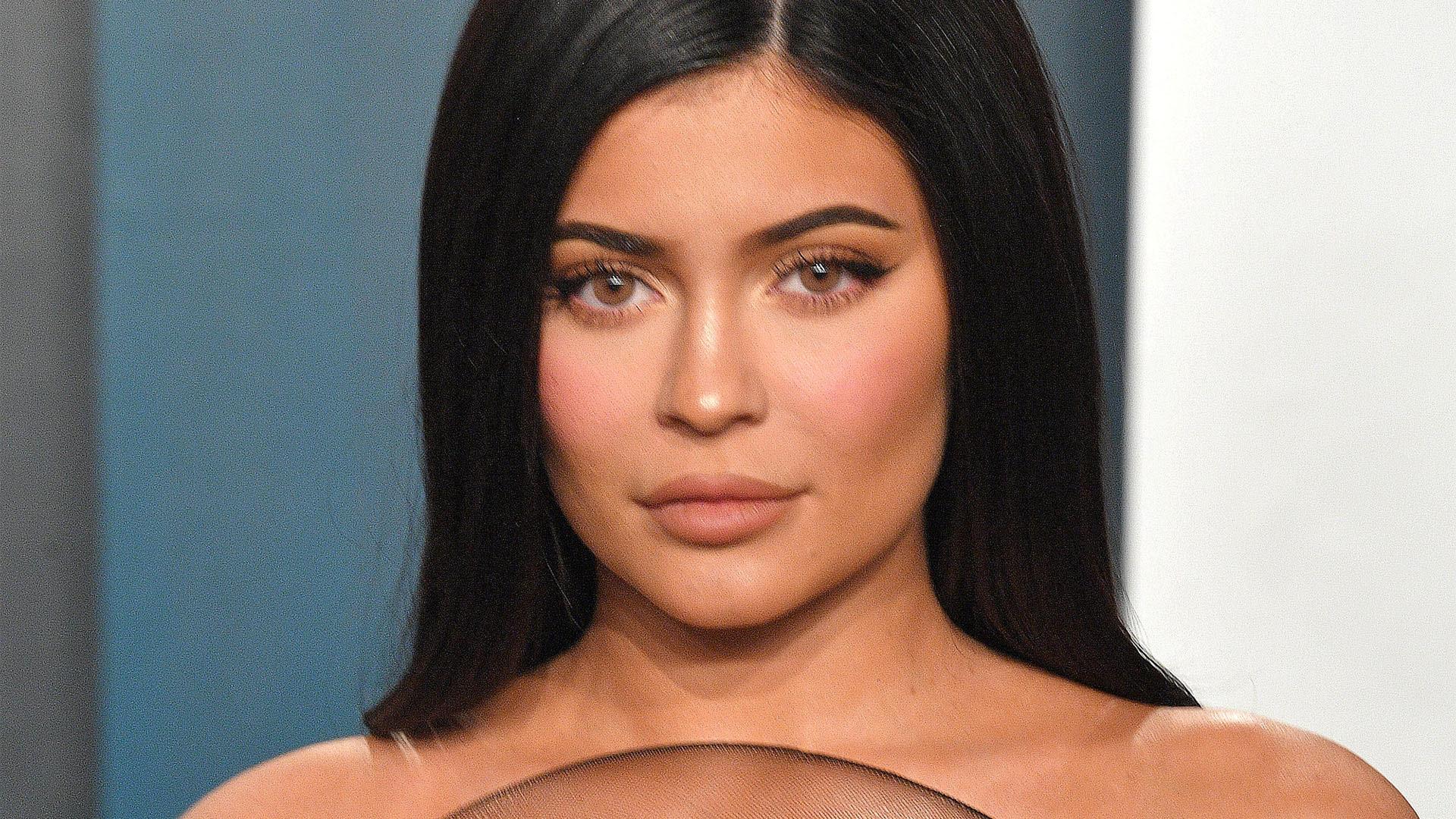 Kylie Jenner mocked after she claims her eyes suddenly CHANGED COLOR – and fans are ‘terrified’ over new hue